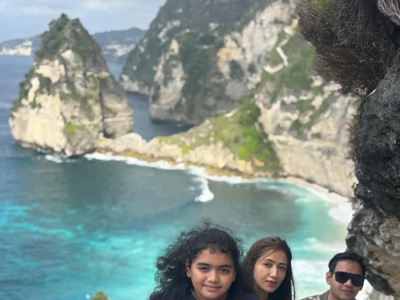 Diamond Beach limestone rocks and turquoise water, East Nusa Penida